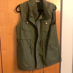 Pleione Green Cotton Sleeveless Vest. Size M.